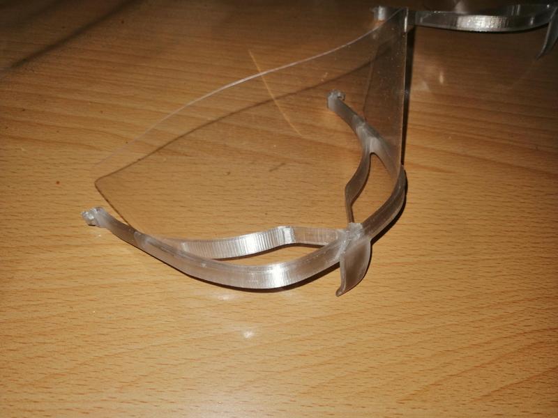 Mini hygiene face mask with clip-on visor