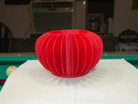 Planter With Fins.  Removable bottom Tray