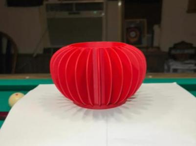 Planter With Fins.  Removable bottom Tray