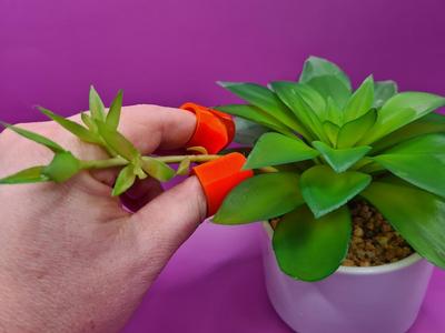 Finger Plant Cutter