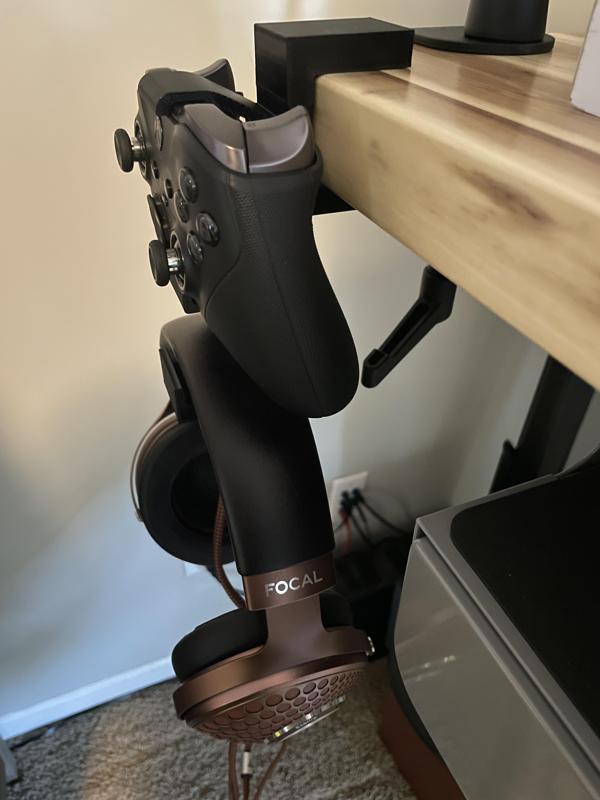 Controller/Headphone holder but with thicker headphones and desk
