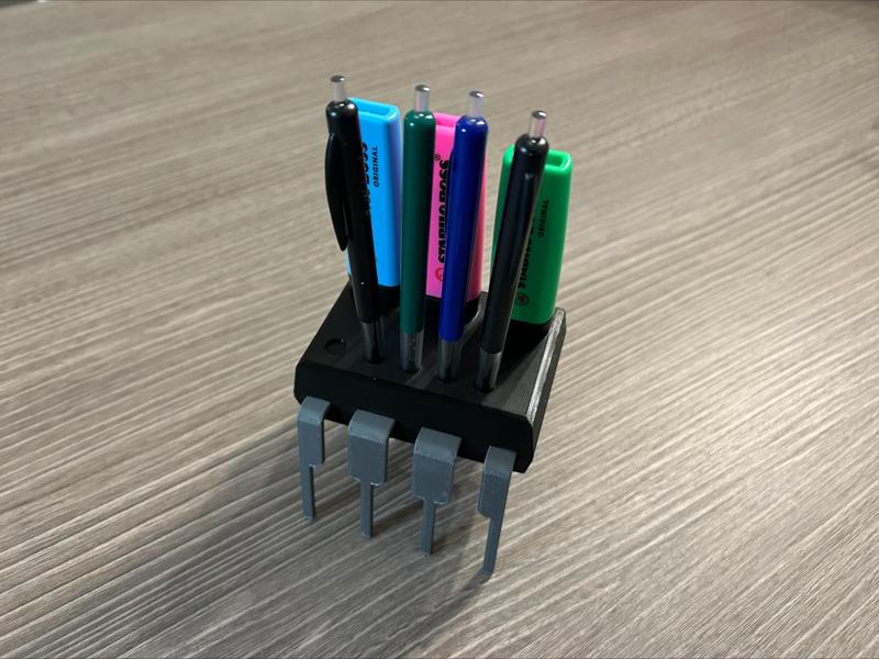 Integrated Circuit Penholder