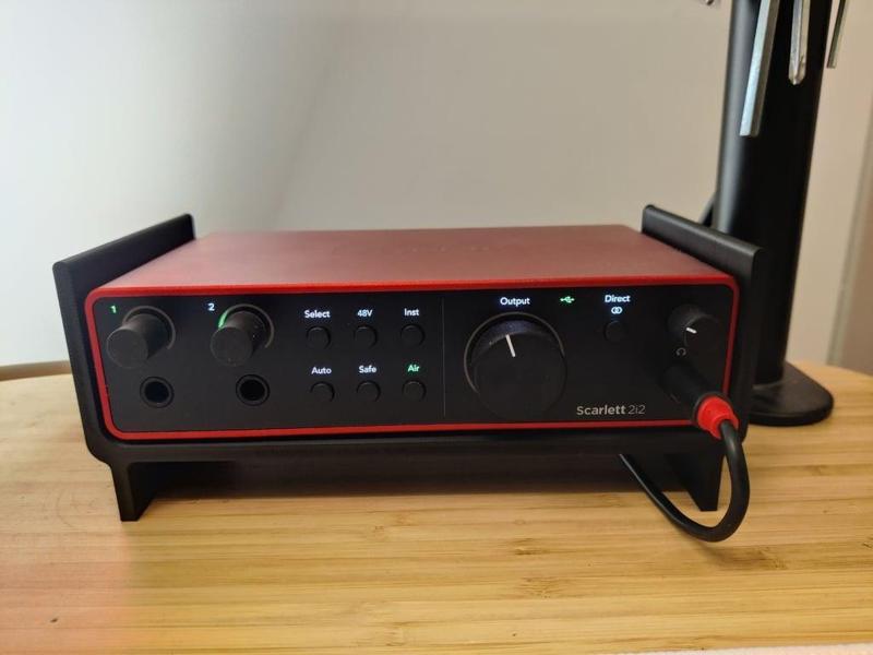 Scarlett 2i2 Gen 4 Desktop holder