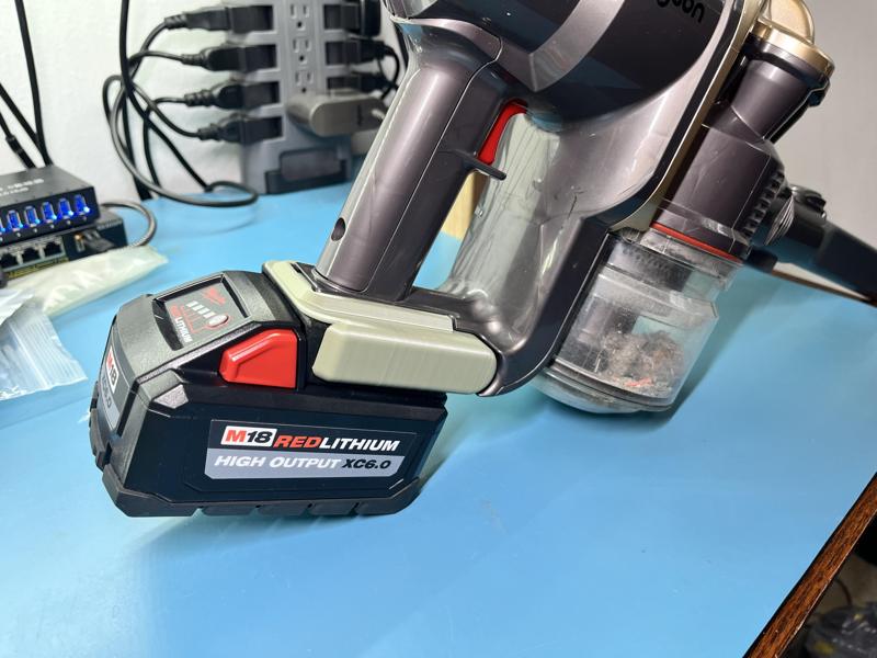 Dyson DC16 Milwaukee M18 battery adapter