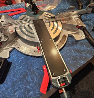 Bosch GCM 18V-305 GDC Stützplatte