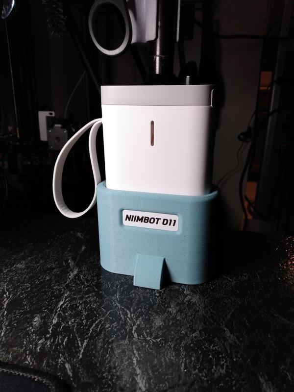 NIIMBOT D11 label printer