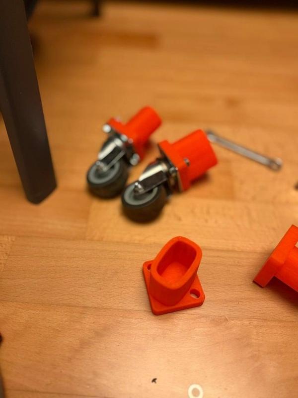 Maxi-Cosi Iora side bed wheel adapter