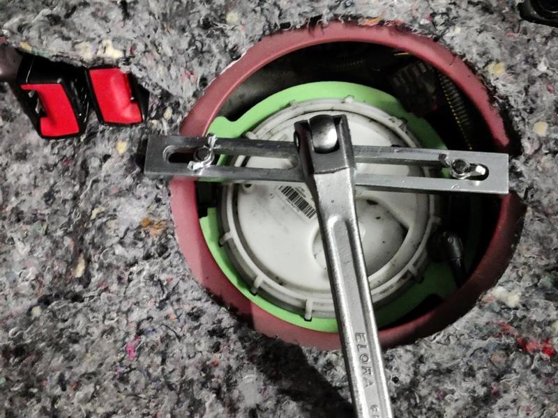 Vauxhall Open Corsa D fuel pump removal tool