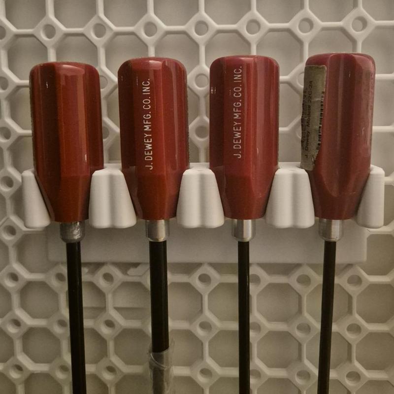 Multiboard Dewey Rod Hanger