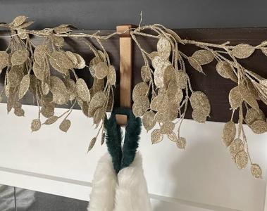 Double Hook Mantel Hanger for Festive Decor