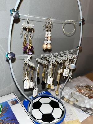 earring hanger