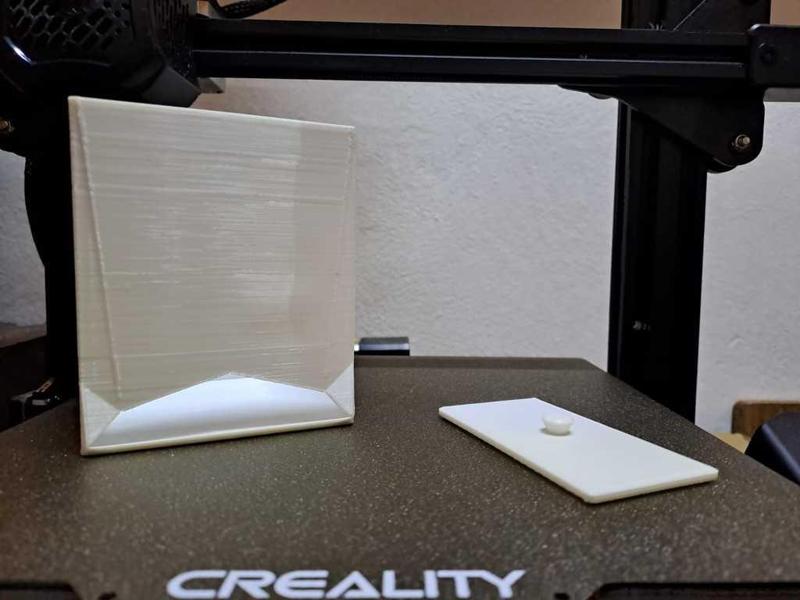 Q-tip (Cotton swabs) dispenser