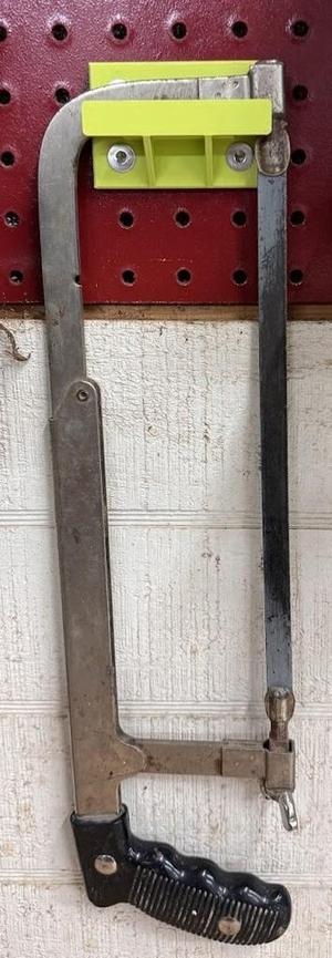 Hacksaw Hanger