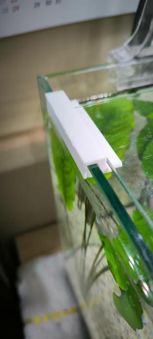 Aquarium cover holder