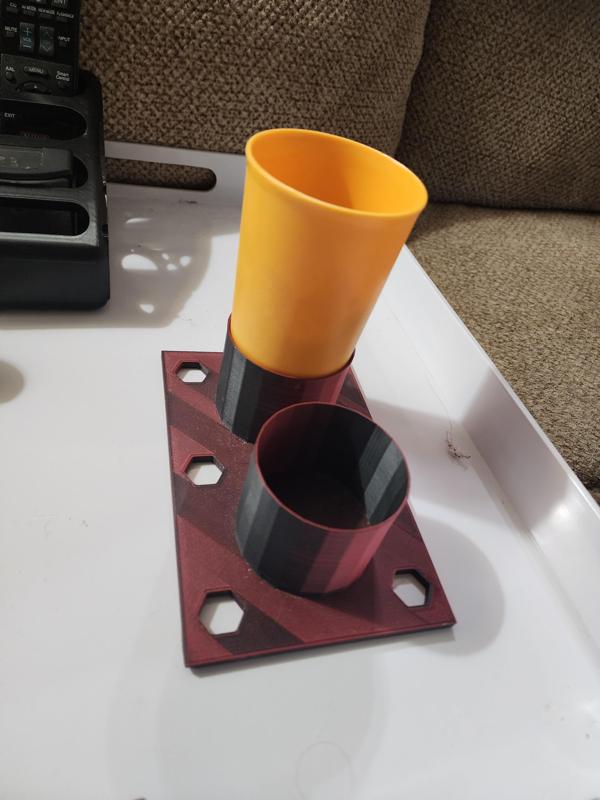 Cup holder for couch tray.stl