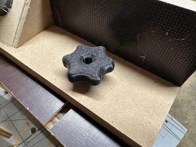 Rändelschraube für M8 Muttern