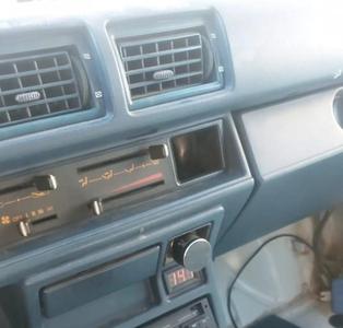 87 hilux dash vent bushing