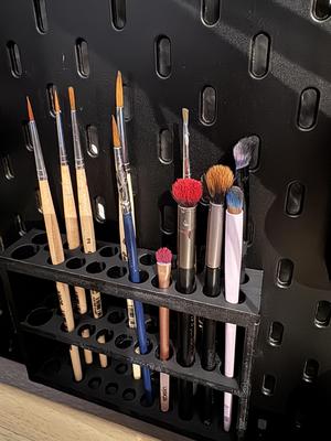 Skadis Paintbrush holder