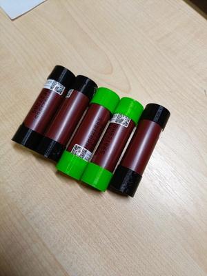 Protective cap for 18650d batteries