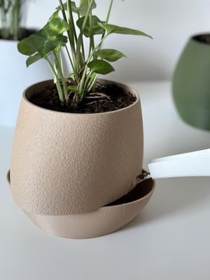 KAPKA self watering planter