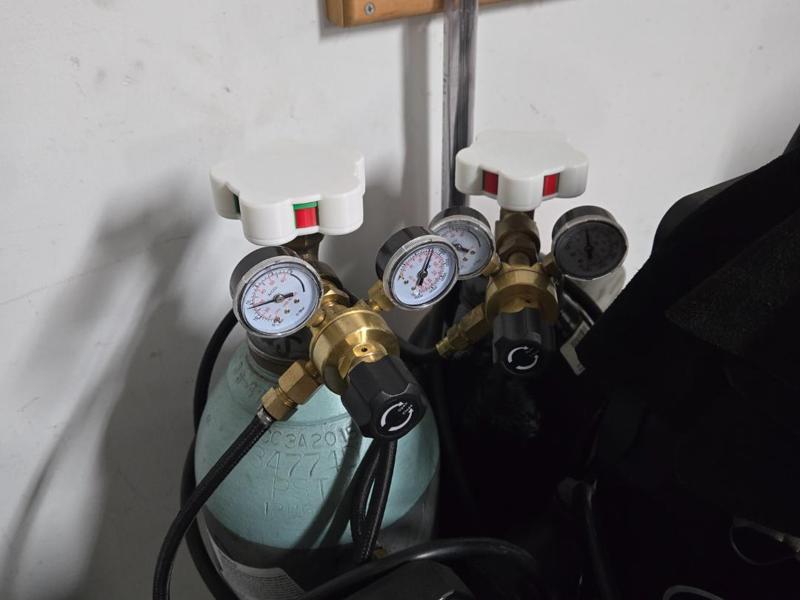 8 Lobe gas cylinder valve open/close indicator