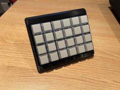 24 Key Macro Keyboard Stand