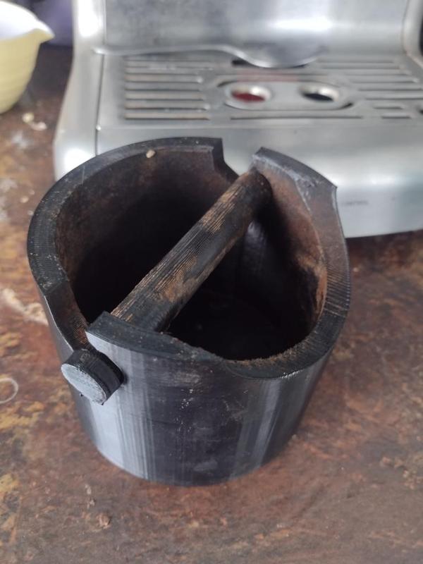 Coffee grounds knockbox