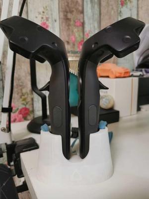 REMIX Vive controllers stand 