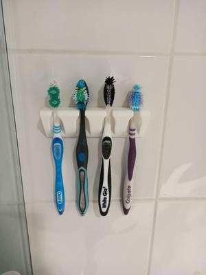 Minimal Toothbrush Holder