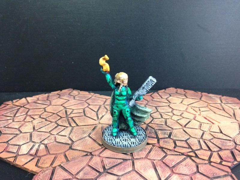 Wayfarer Miniatures: Elf Street Mage (28mm and 18mm scale)