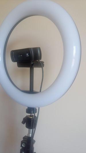 Tripod ring light camera connector