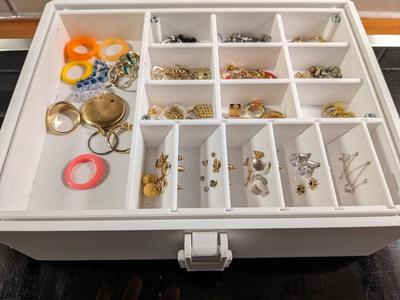 jewelry box - Schmuckkästchen