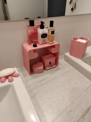 Cosmetique heart rack