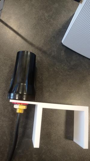 GSM antenna bracket
