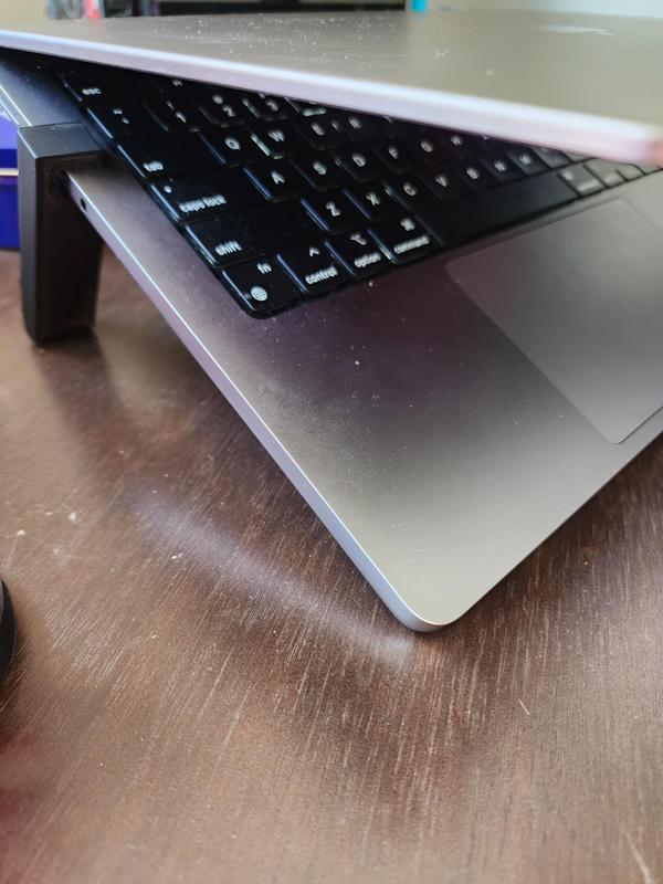 Modified it to make it fit 2022 M1 13"