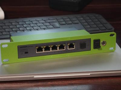 UGREEN UM106X 2.5G Switch 10" Bracket