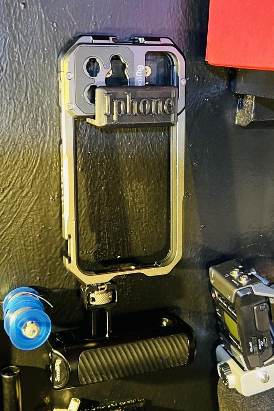Wall mount smallrig Iphone