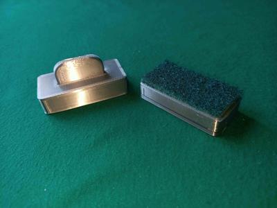 Magnetic cleaner for aquarium glass