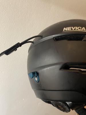 Ski helmet hook / Háček na lyžařské helmě