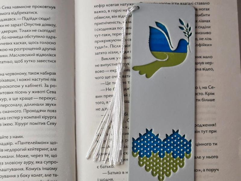 Ukraine peace bookmark
