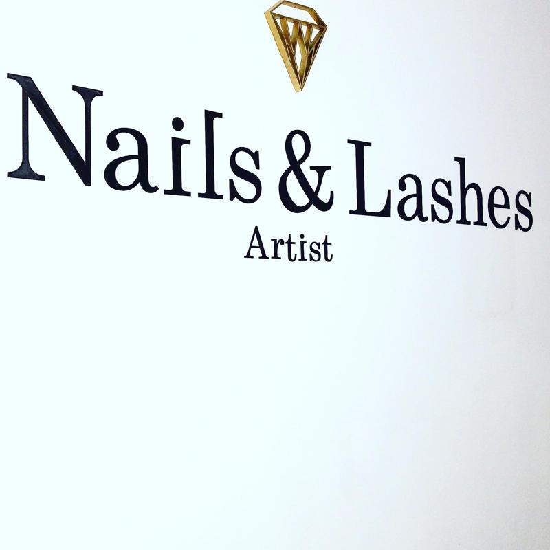 Writing Nails & Lashes Artist