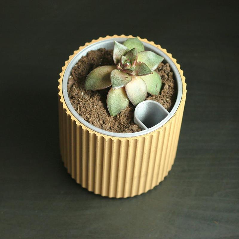 SELF WATERING PLANTER READY TO BE PRINTED IN WOOD PLA