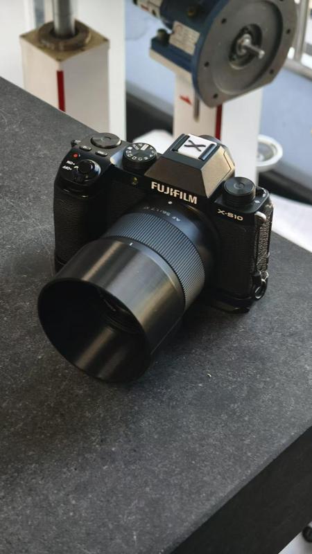 Viltrox 56mm f1.7/ 35mm f.18 lens hood