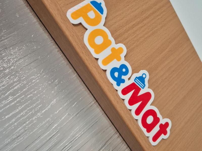 Pat & Mat logo [sign, cedule, plate]