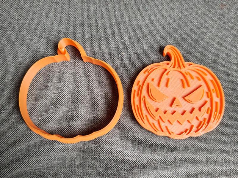 Pumpkin spooky cookie cutter