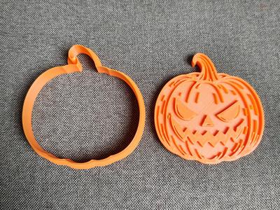 Pumpkin spooky cookie cutter