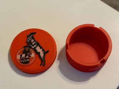 Pill box with pattern