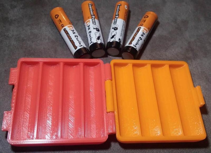 Battery Case for 4 AAA Batteries