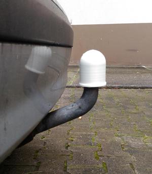 Simple hitch cap