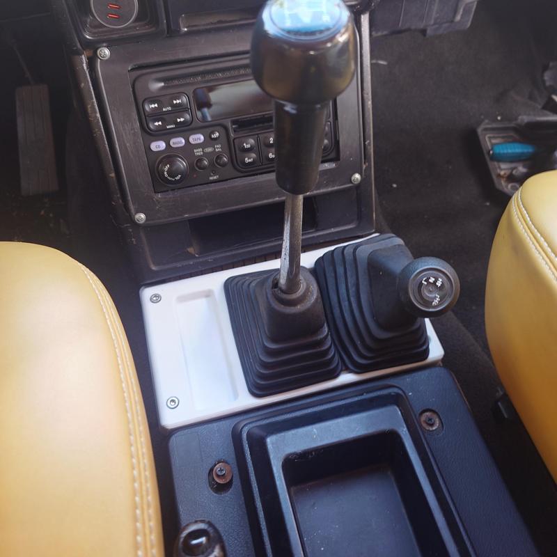 Mitsubishi Pajero Mk1 Centre Console